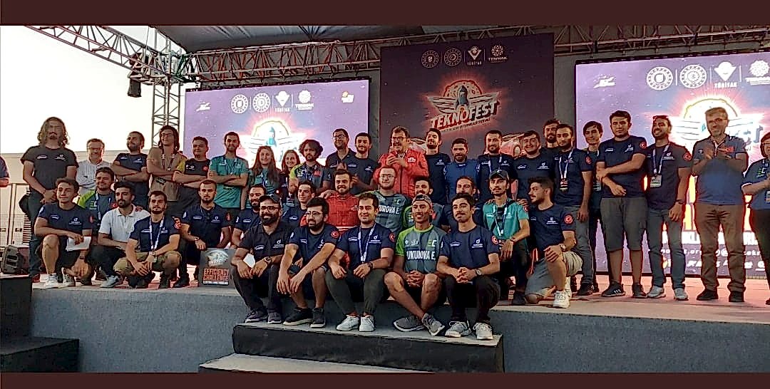 TÜBİTAK tarafından TEKNOFEST kapsamında bu yıl 18'incisi düzenlenen "Uluslararası Efficiency Challenge Elektrikli Araç Yarışları"nda Elektromobil kategorisinde Şampiyon 1,5 Adana