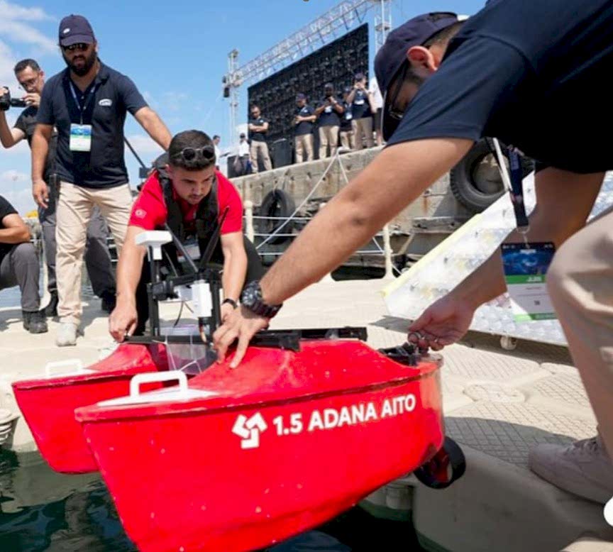 İstanbul Deniz Tersanesi Komutanlığında düzenlenen TEKNOFEST İnsansız Deniz Aracı Yarışması’nda,  1.5 Adana SGM AITO Takımı tüm aşamaları başarıyla tamamlayarak Türkiye üçüncüsü oldu.